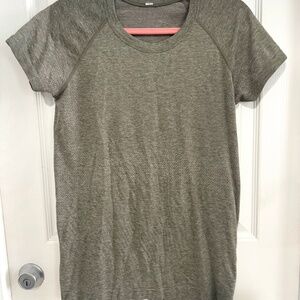 Lululemon Swiftly Tech 2.0  S/S  Hip Length Raw Linen
